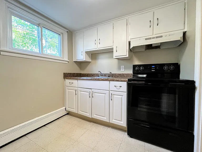 2676 Sheridan Dr — Photo 4