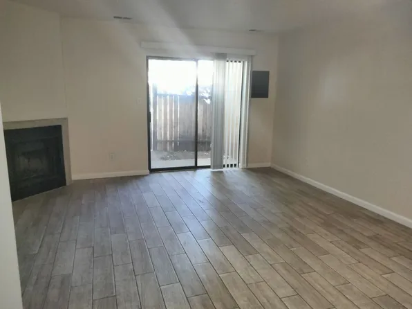 Charming Townhomes Near the Sandias, 12030 Menaul Blvdne #12050-C, Albuquerque, NM 87112