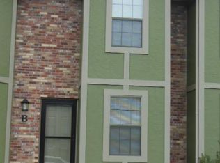 608 NE English Manor Dr APT B, Lees Summit, MO 64086