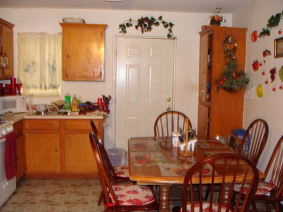 3rd image of 17 E Saint Francis St