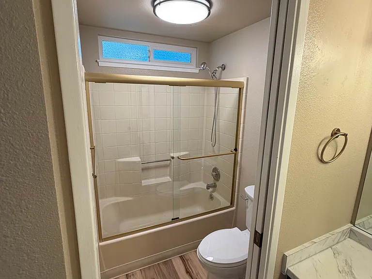 1420 Willow St — Photo 2