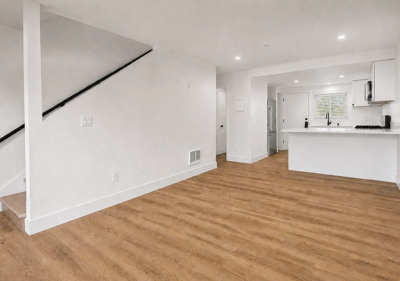 60 Casa Street — Photo 4