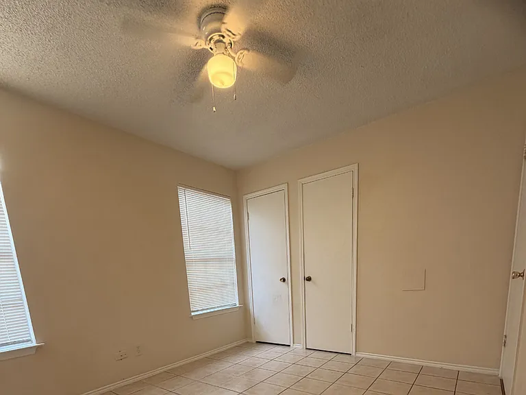 810 W Olmos Dr — Photo 13
