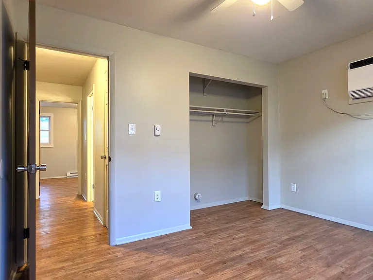149 W North St #149 — Photo 9