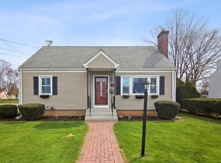2 Lewis Ln, West Hartford, CT 06110