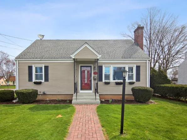 2 Lewis Lane, West Hartford, CT 06110