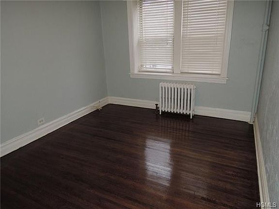 5th image of 40 E Birch St APT 1E