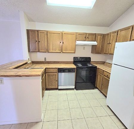 2nd image of 6108 Abrams Rd #330