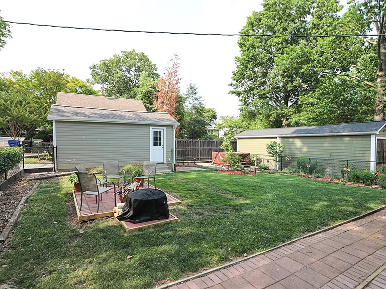 15 W Howell Ave — Photo 39