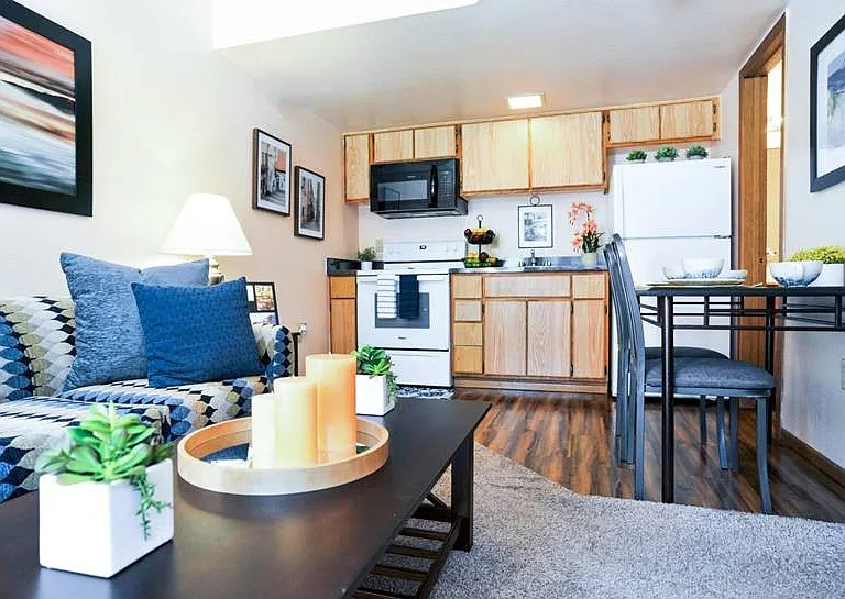 700 Walnut Ridge Dr — Photo 1