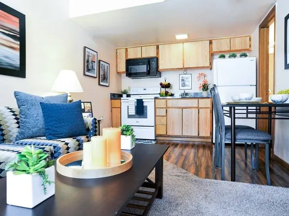 700 Walnut Ridge Dr, Irving, TX 75038