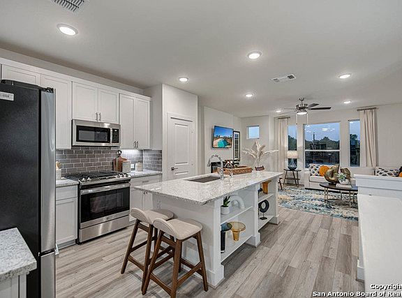 5th image of 8851 Oakland Blvd, Bldg. 14
