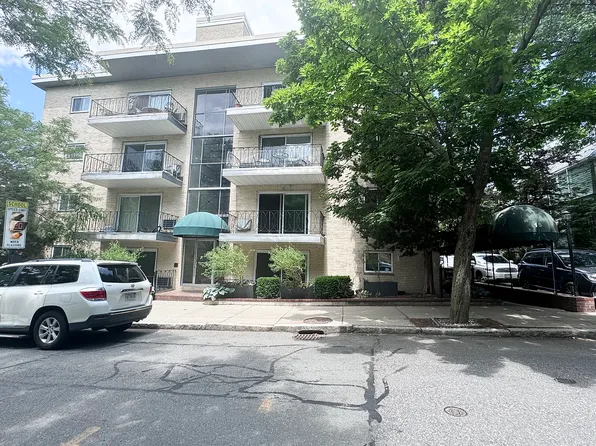 15 Francis St APT 12, Brookline, MA 02446
