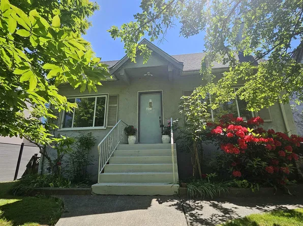 162 W 43rd Ave, Vancouver, BC V5Y 2T7
