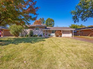 2820 Blossom Ln, Evansville, IN