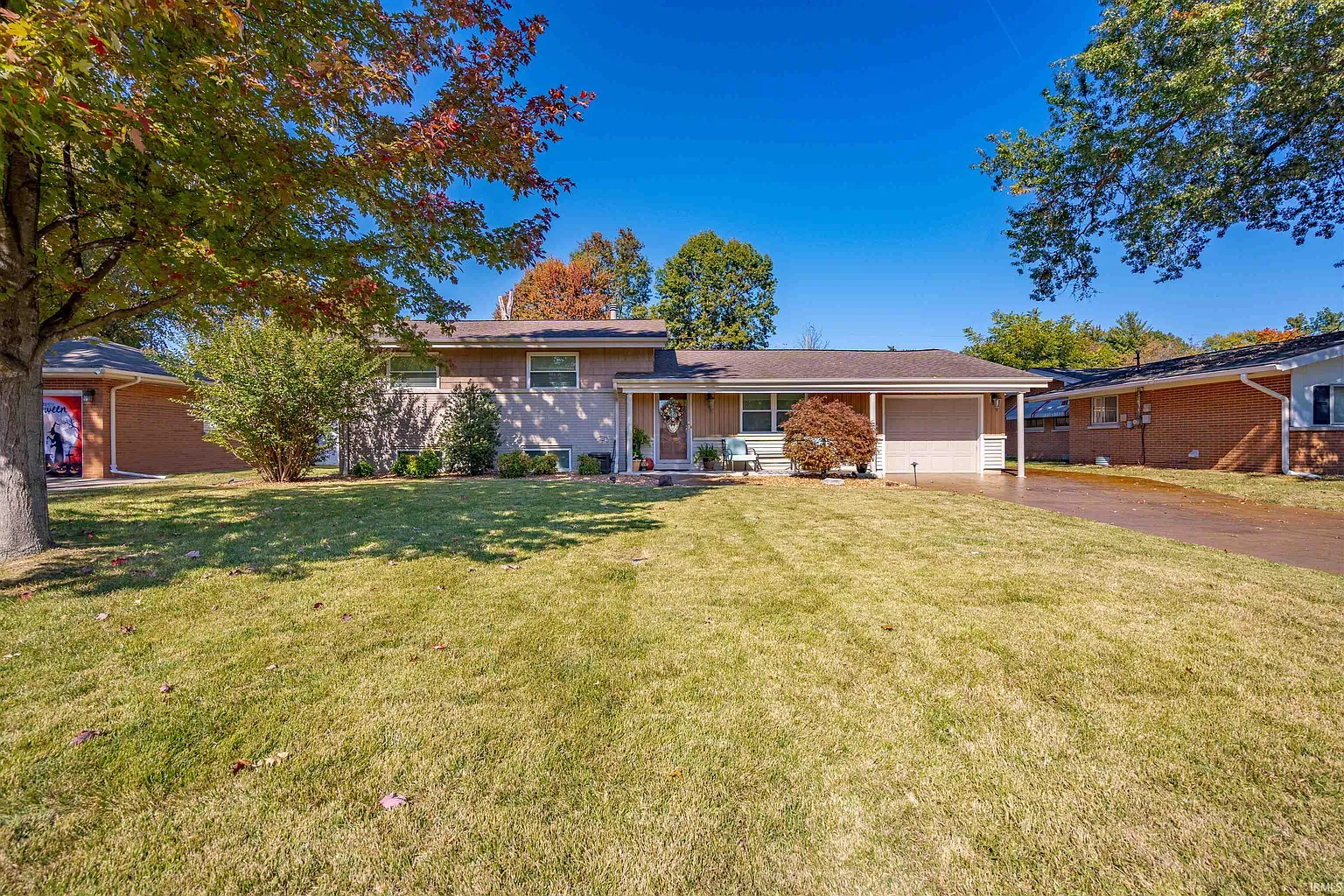 2820 Blossom Ln photo 1