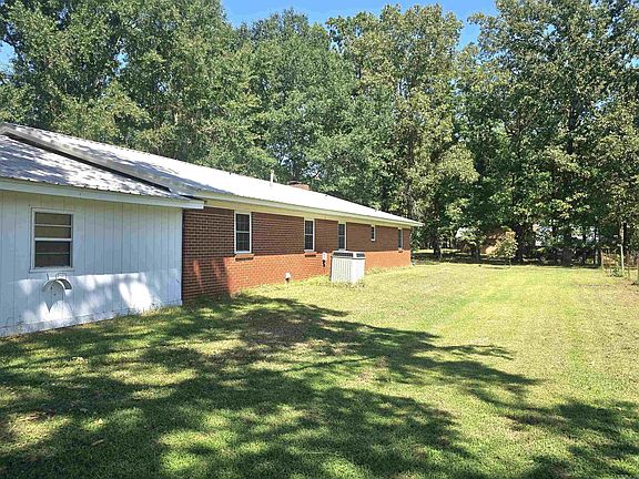 2nd image of 612 Tracy Rd
