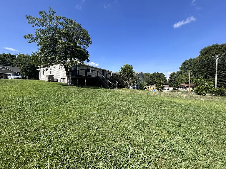 517 Sherwood Ave — Photo 15