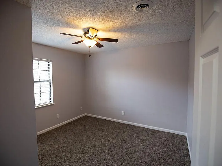 931 Bradley Bell Dr — Photo 3