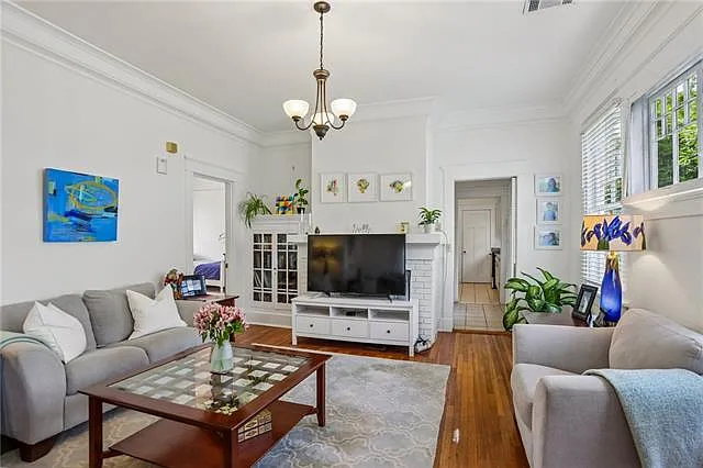 2526 Jefferson Ave — Photo 6