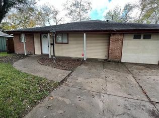 1413 Natchez Dr, Texas City, TX 77591