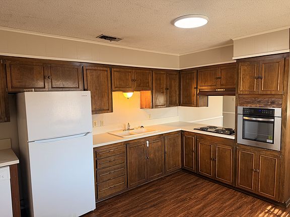2nd image of 4 Desoto Cir