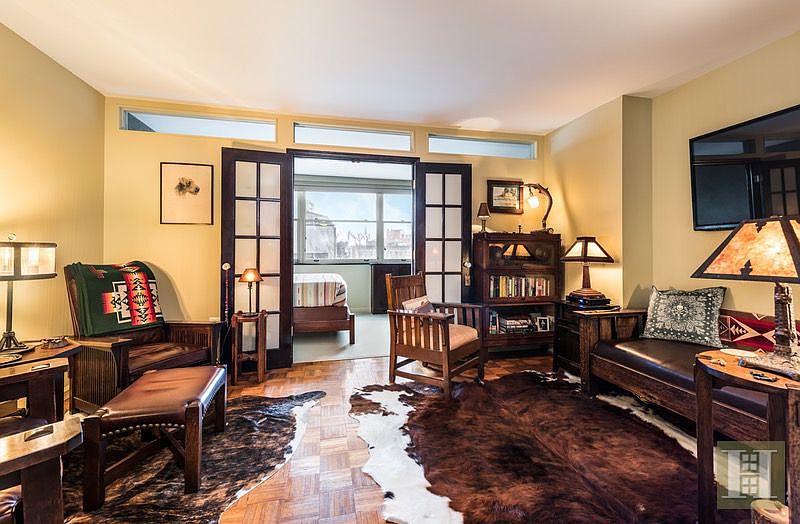 2nd image of 222 W 14th St APT 6C