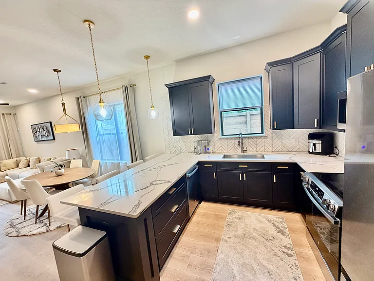 1722 N Olive St — Photo 22