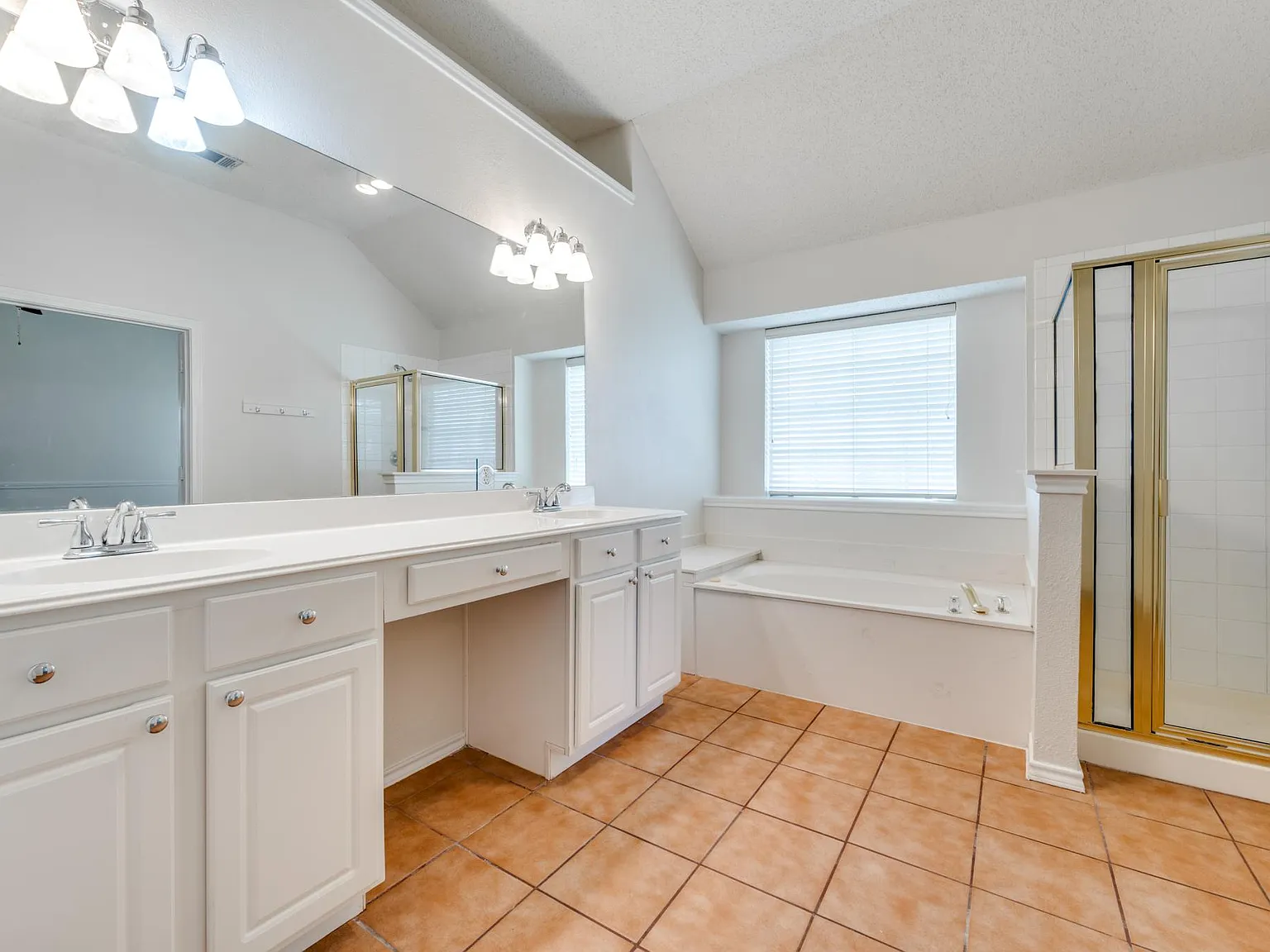 3 bed, 1684 sqft, $2,700 — Photo 3