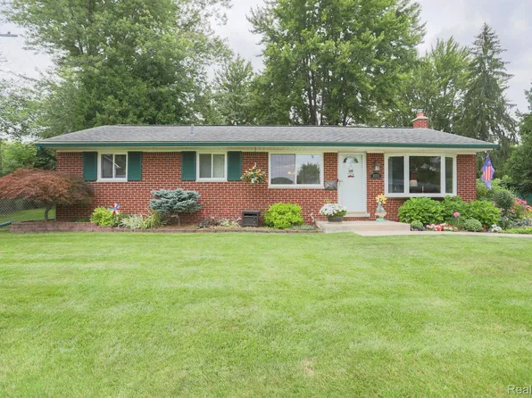36221 Pamala Dr, Clinton Township, MI 48035