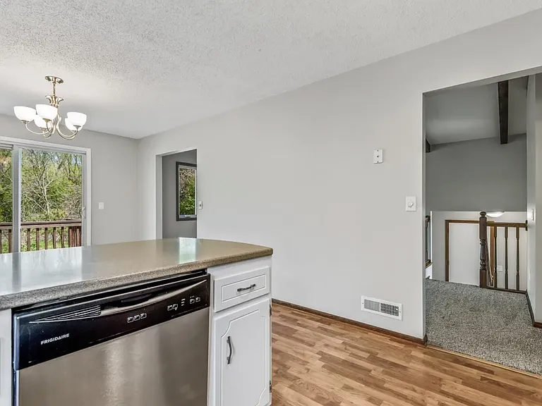 7316 Candlewood Dr N — Photo 11