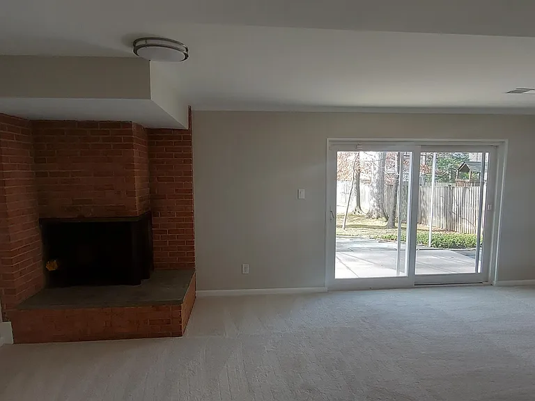 9820 Inglemere Dr — Photo 23