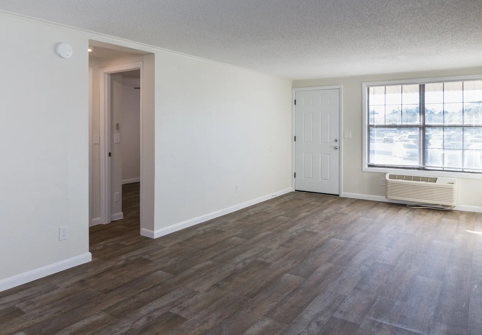1 bed, 576 sqft, $980 — Photo 1
