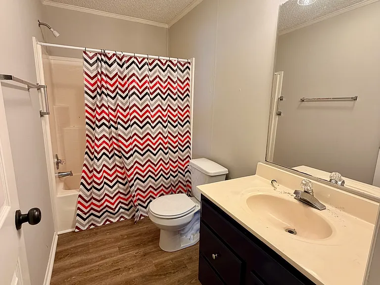 155 Giddens St — Photo 4