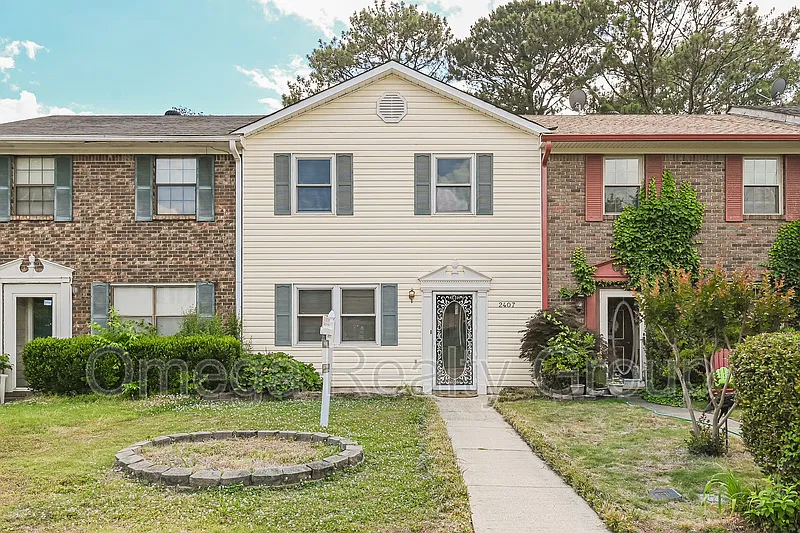 2 bed, 1.5 bath, 1148 sqft, $1,100 — Photo 1