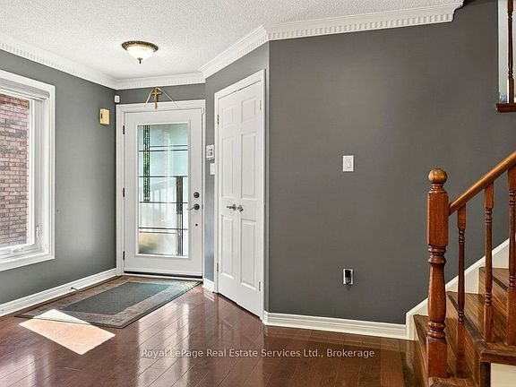 3rd image of 2054 Westmount Dr