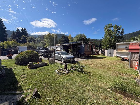 3rd image of 216 Orchard Way