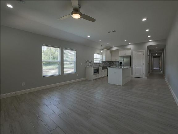 5th image of 603 E Carter St
