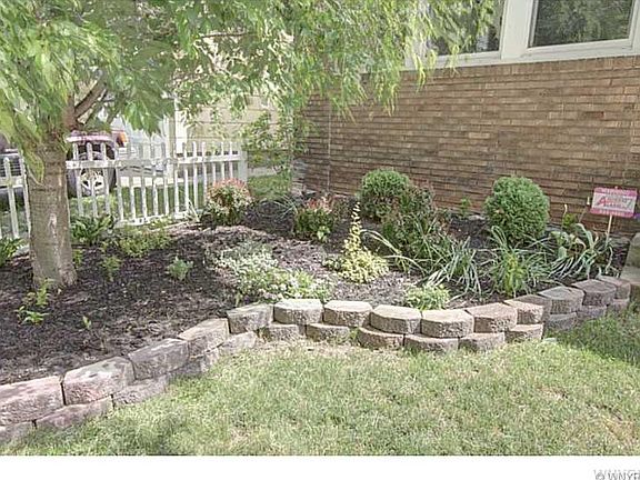3rd image of 106 Wilbury Pl