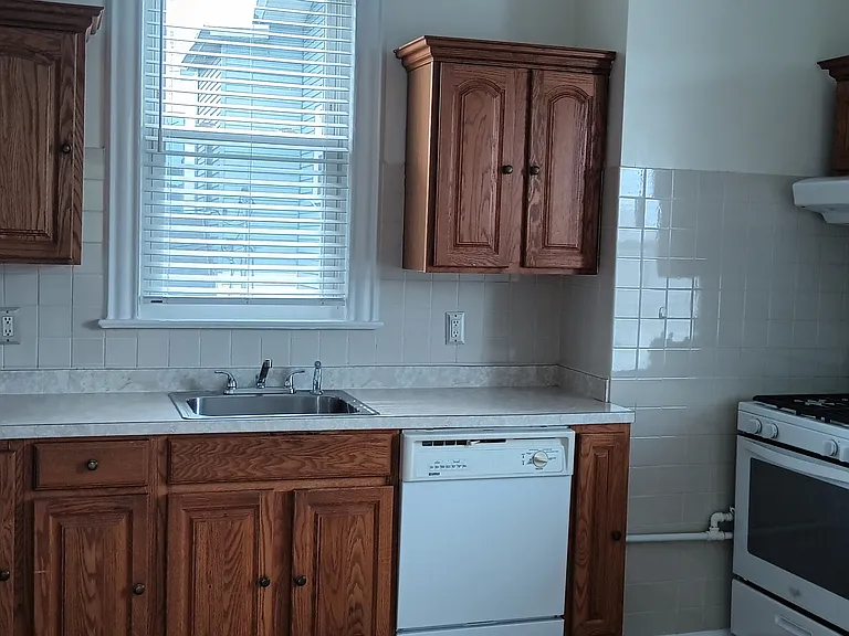 477 Broad St #2 — Photo 6