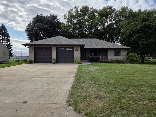 2405 Lake St, Emmetsburg, IA 50536