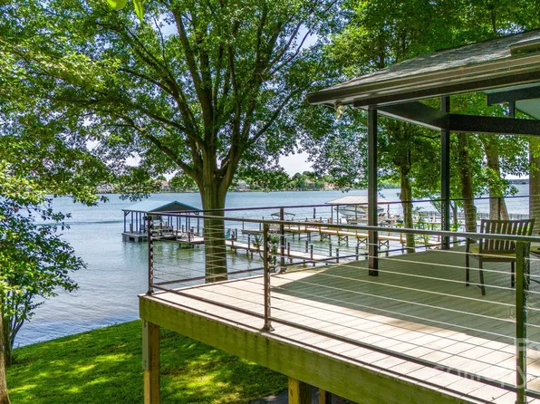 3248 Lake Shore Rd S, Denver, NC 28037