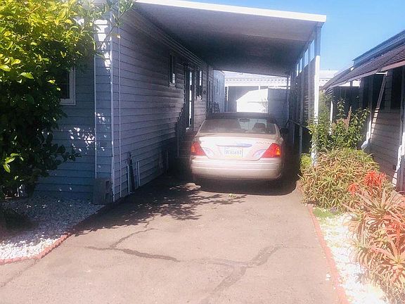 3rd image of 7449 Heliotrope Ln