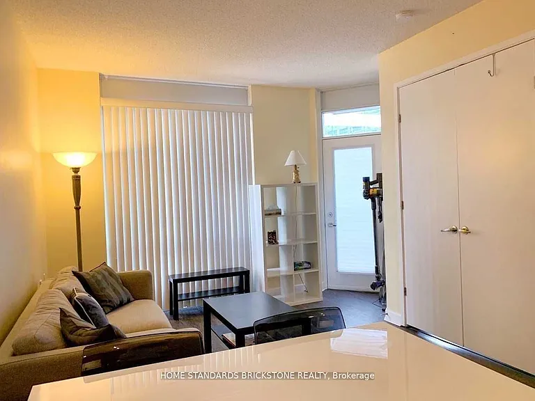 85 Bloor St E #908 — Photo 7