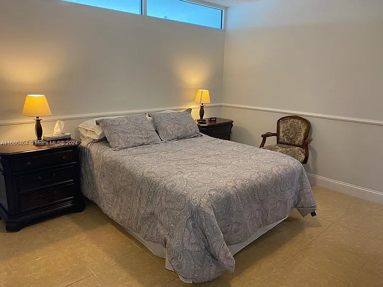 5401 Collins Ave #412 — Photo 25