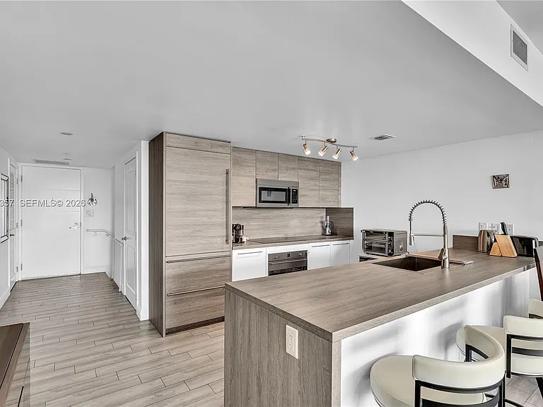 400 Sunny Isles Blvd #907 — Photo 9