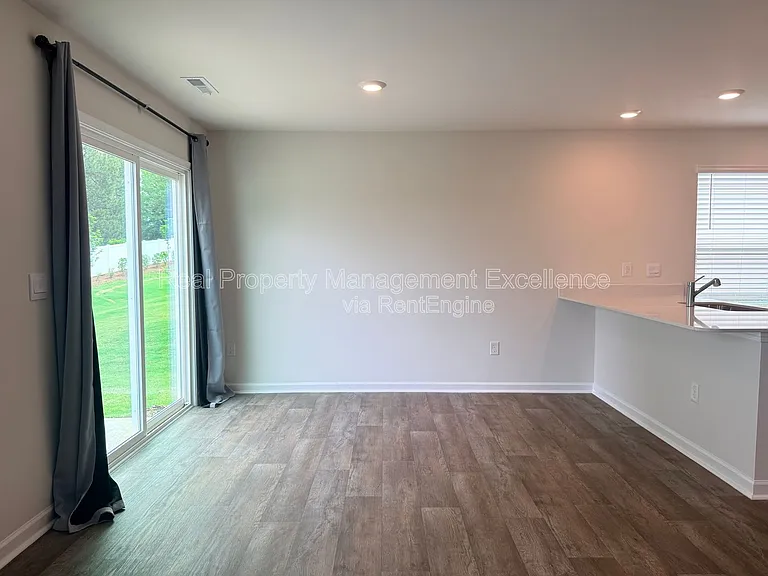 58 Sweet Meadow Rd — Photo 9