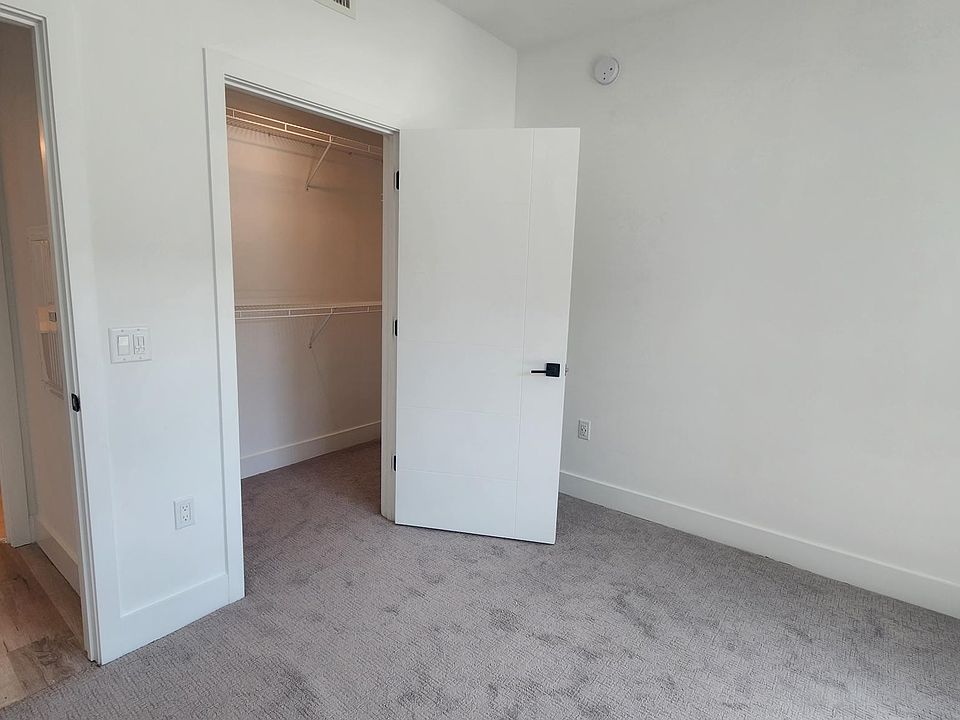 1st image of 25 NE 21st St #C1