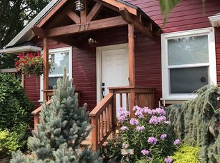 737 N 10th St, Cottage Grove, OR 97424