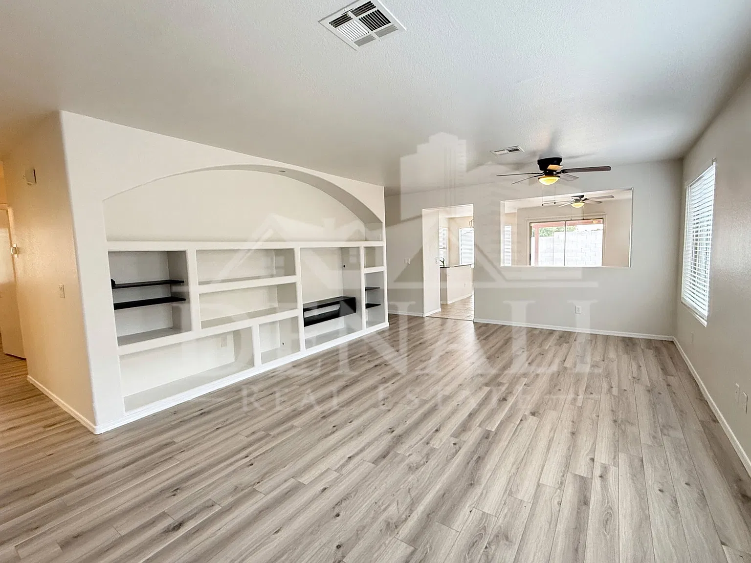 3 bed, 2.0 bath, 1558 sqft, $2,000 — Photo 2